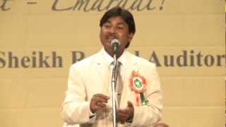 Tahir Farazs Mesmerizing Bahut Khubsurat Ho Tum Performance  Dubai Mushaira 2012  Urdu Poetry [upl. by Niehaus694]